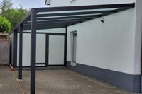 Carport mit Geräteschuppen